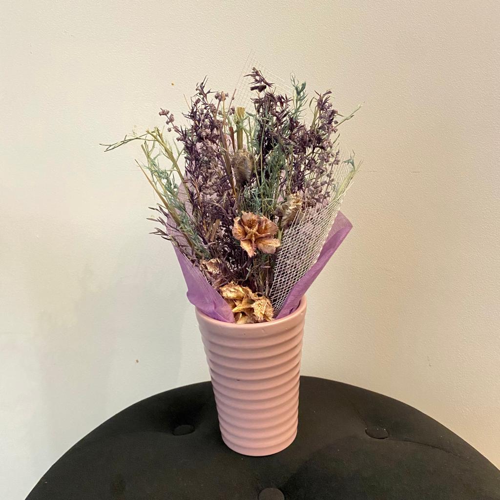 Bouquet fleurs séchées lila avec pot